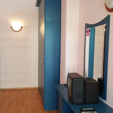 Апартамент Apartment Hotel Central *