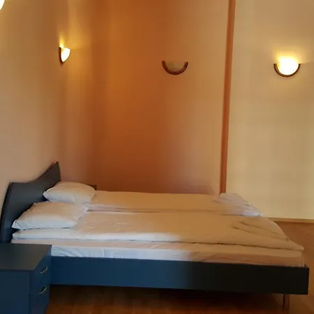 Apartment Hotel Central Апартамент